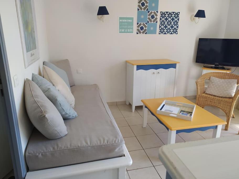 Charmante Maison De Vacances Avec Acces Piscine Talmont-Saint-Hilaire Luaran gambar